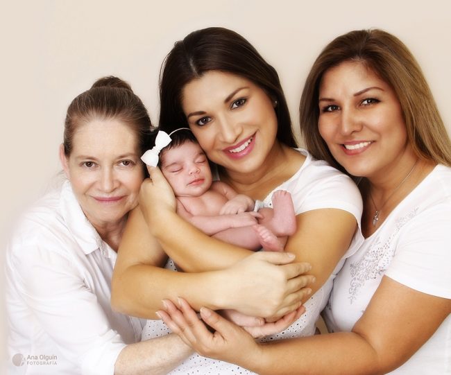 020_mama Fotografía de familia en estudio