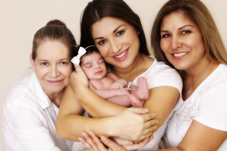 Fotografía de familia en estudio